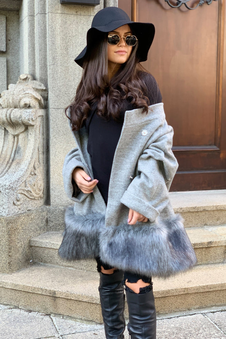 Cashmere wool coat with faux fur F1920