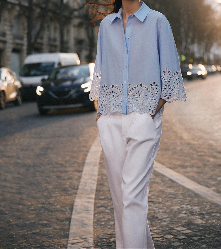 بدلة مصممة خصيصًا بأزرار ذهبية – مارون