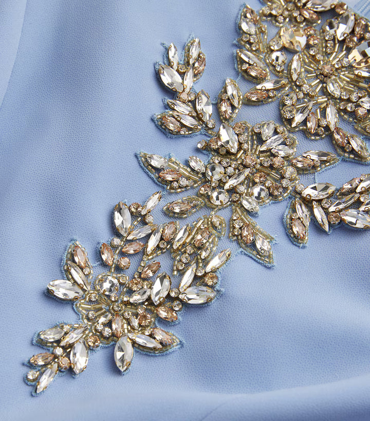 فستان حورية البحر بأكمام طويلة وأكتاف مزينة بالذهب – سيليفير