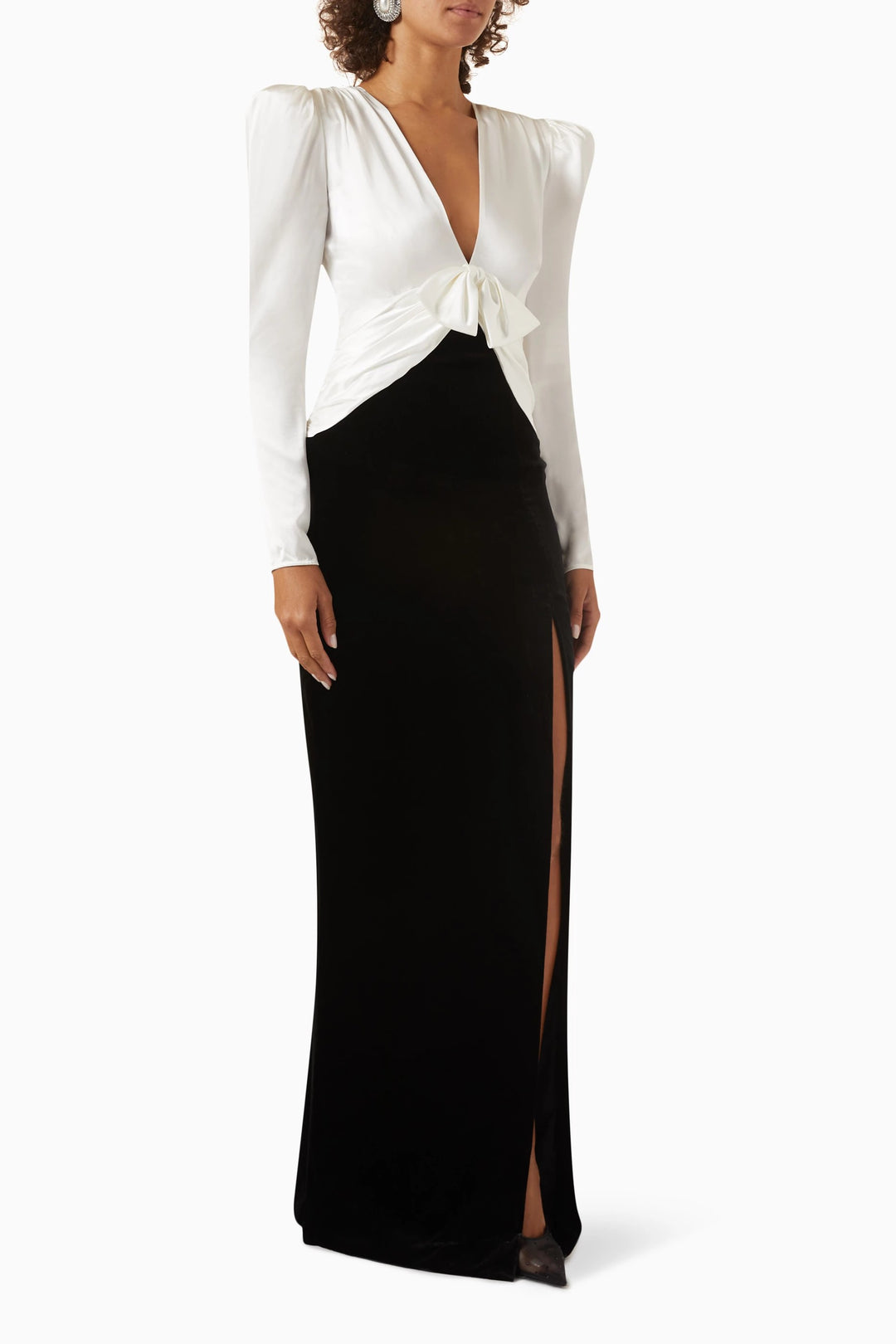 فستان مخملي بفتحة رقبة على شكل فيونكة ساتان – كارمن