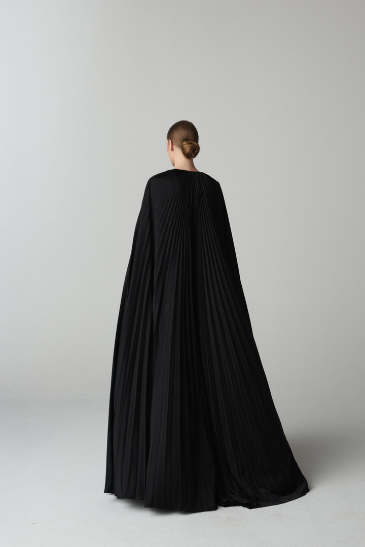 Cross-neck cape evening gown – NOIRIS