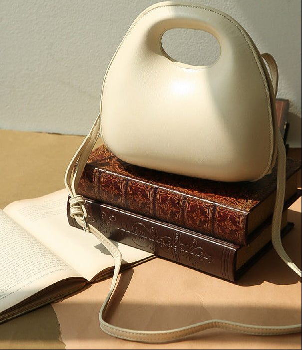 geweven rieten draagtas met dubbele leren handvatten – LÉONIE 