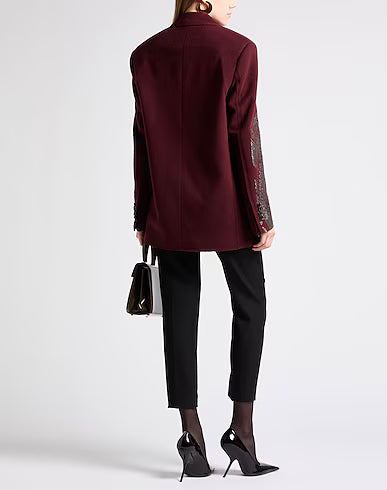 بدلة مصممة خصيصًا بأزرار ذهبية – مارون