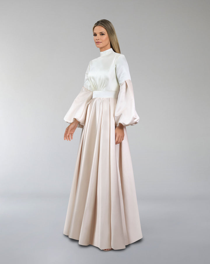 Puffed sleeves dress with maxi skirt