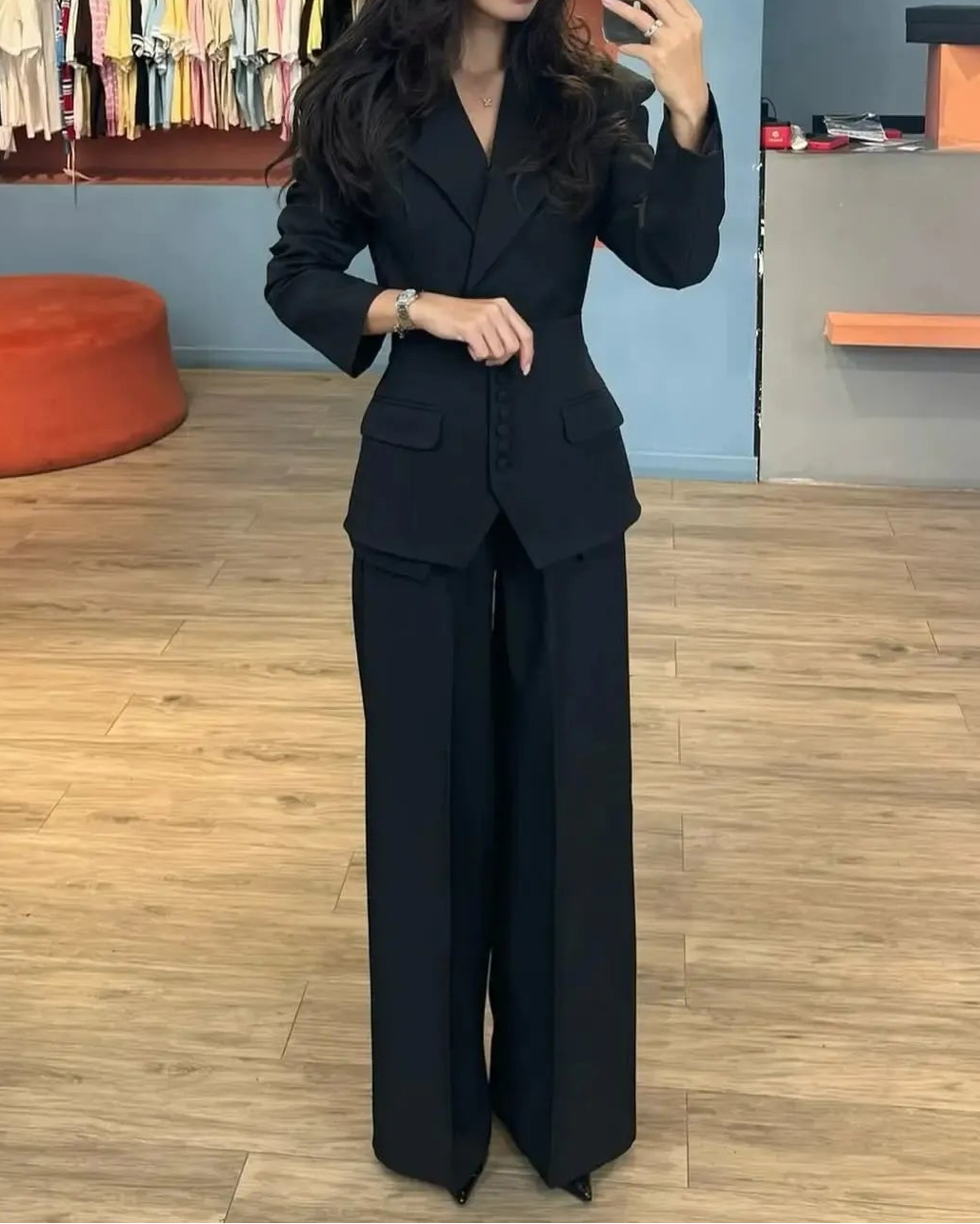 Plissiertes Oberteil mit ausgestellten Ärmeln und Maxirock-Set mit Taillengürtel – Rosiny 