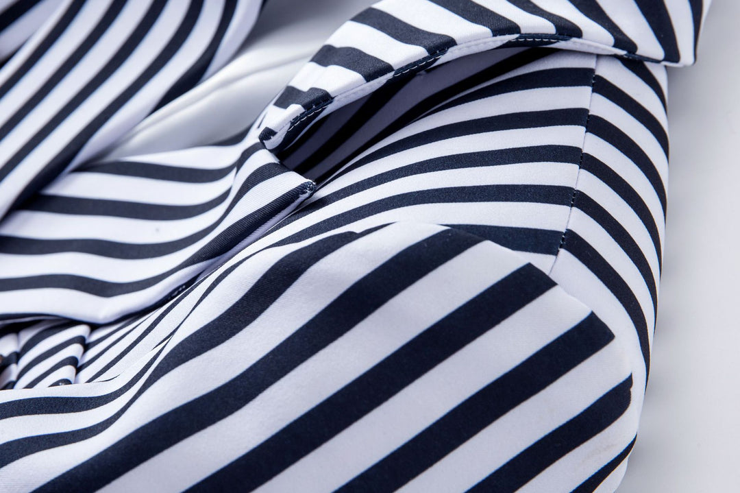 سترة مخططة مزدوجة الصدر بأزرار ذهبية – مارينا