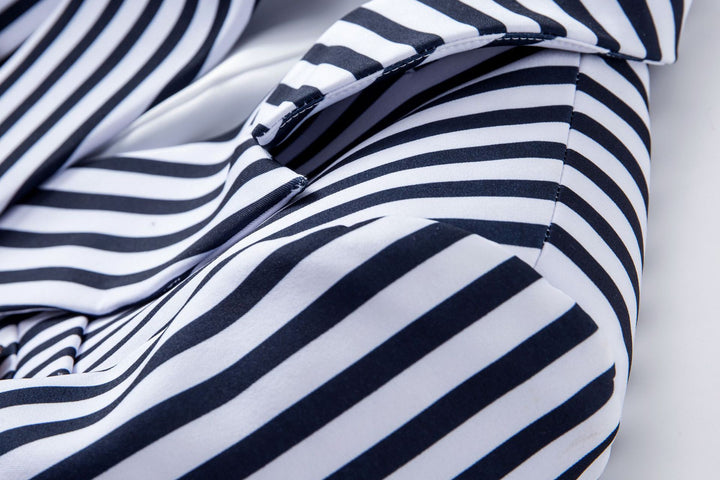 سترة مخططة مزدوجة الصدر بأزرار ذهبية – مارينا