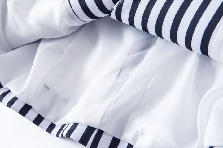 سترة مخططة مزدوجة الصدر بأزرار ذهبية – مارينا