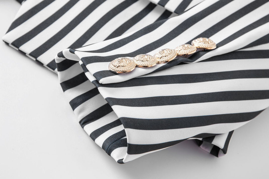 سترة مخططة مزدوجة الصدر بأزرار ذهبية – مارينا