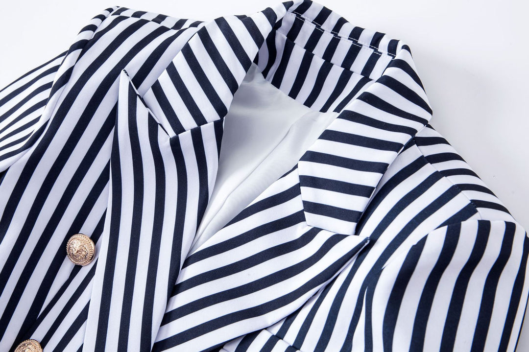 سترة مخططة مزدوجة الصدر بأزرار ذهبية – مارينا