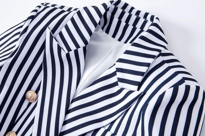 سترة مخططة مزدوجة الصدر بأزرار ذهبية – مارينا