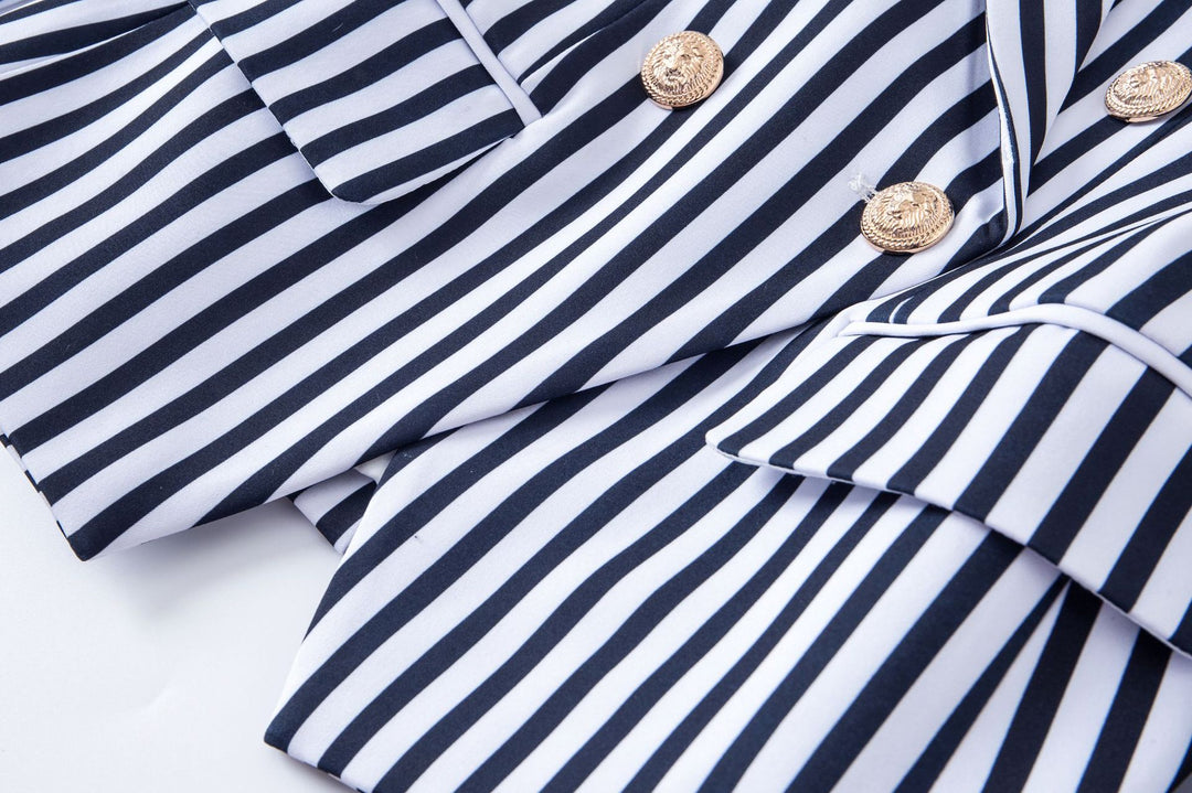 سترة مخططة مزدوجة الصدر بأزرار ذهبية – مارينا