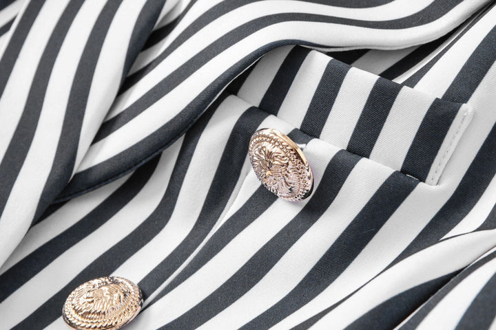 سترة مخططة مزدوجة الصدر بأزرار ذهبية – مارينا