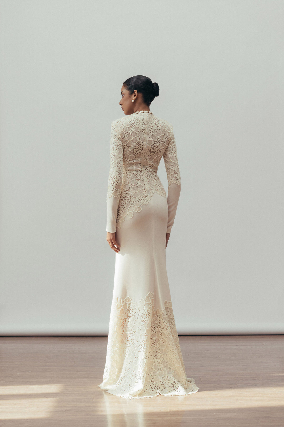 Long-sleeve lace-panel mermaid gown – AMARIS