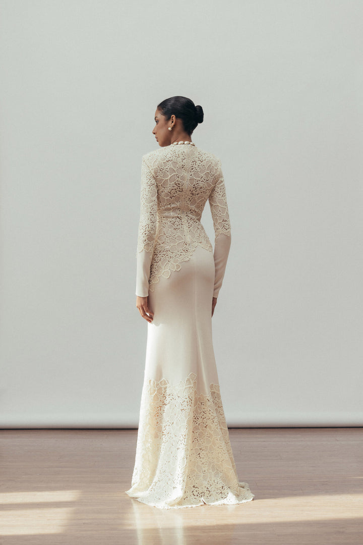 Long-sleeve lace-panel mermaid gown – AMARIS