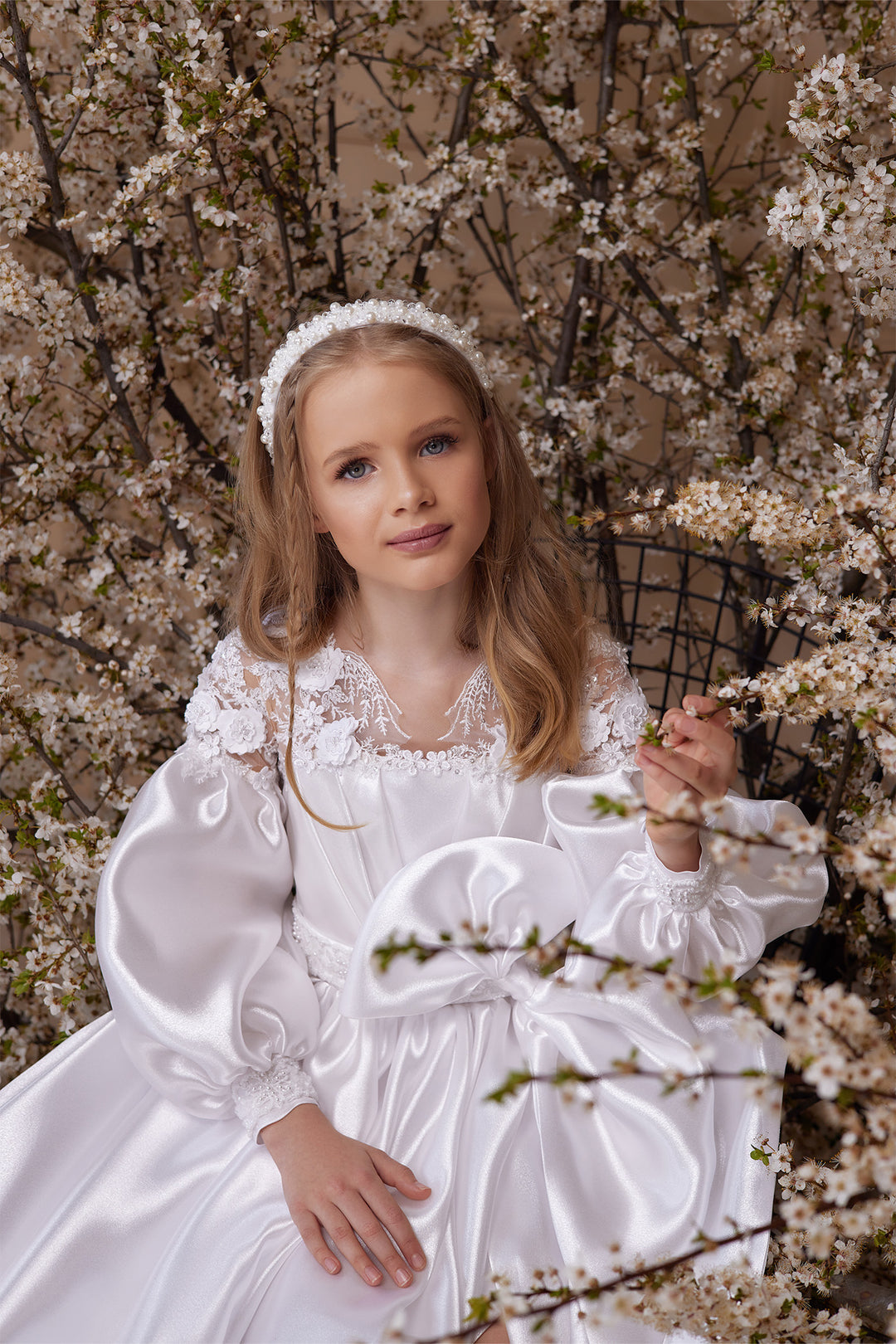 Lace-Bodice Satin Maxi Dress with Puff Sleeves – ÉLARA