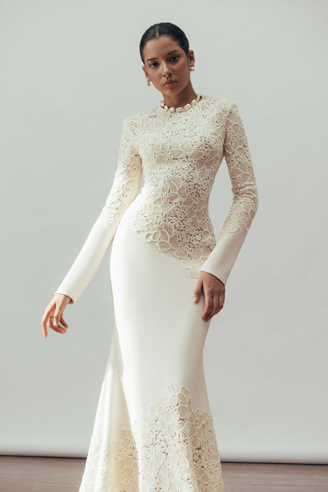 Long-sleeve lace-panel mermaid gown – AMARIS