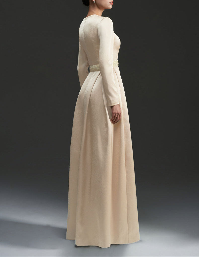 فستان ساتان برقبة مربعة وخصر مزين – إليانا