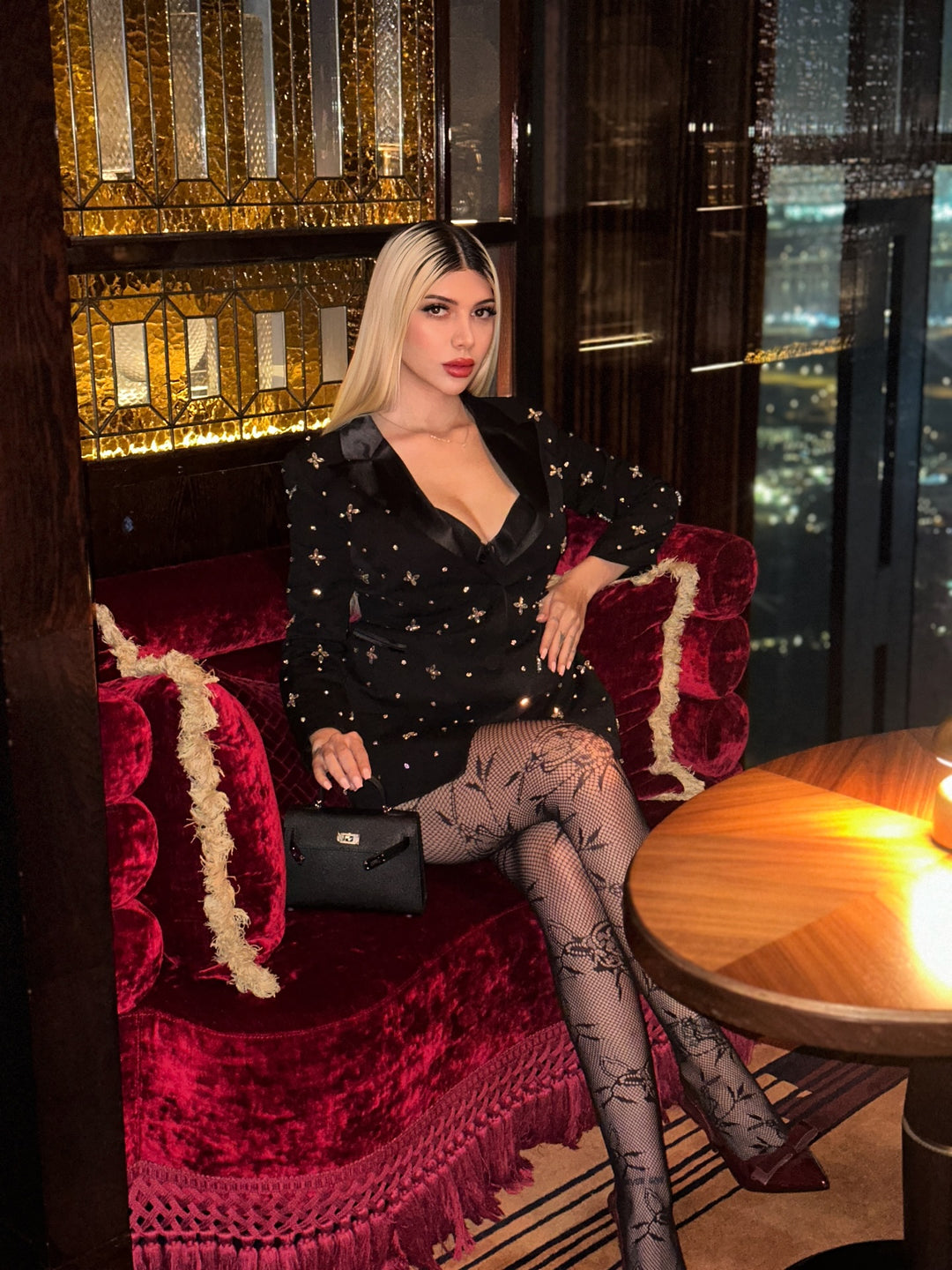 饰有缎面翻领的装饰西装迷你连衣裙 – STEERLA 