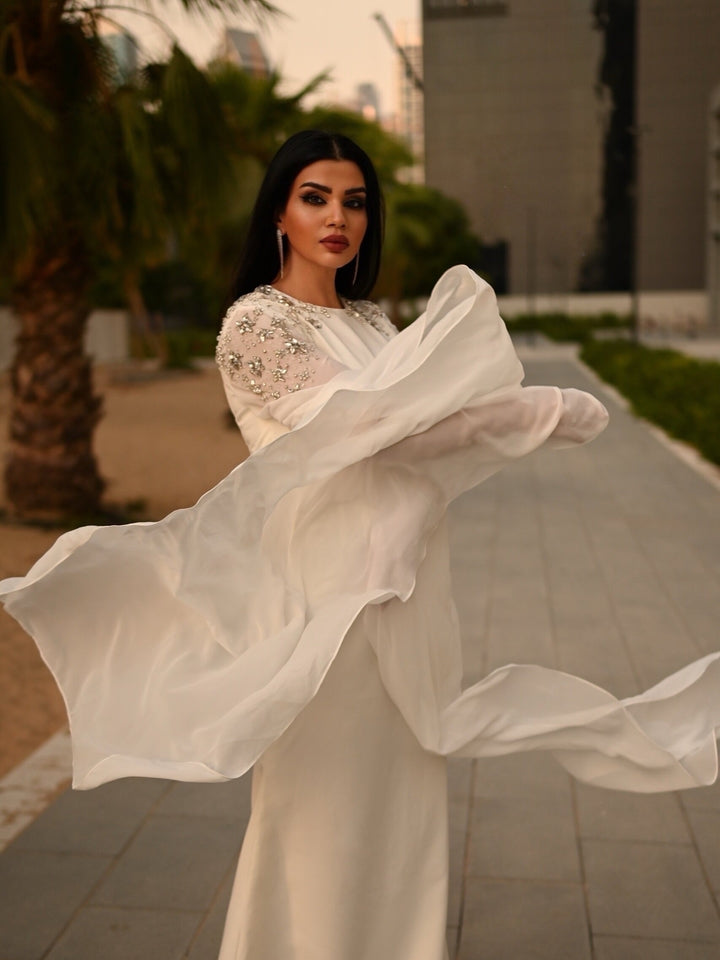 فستان مزين بكتف مكشوف – لوريلا