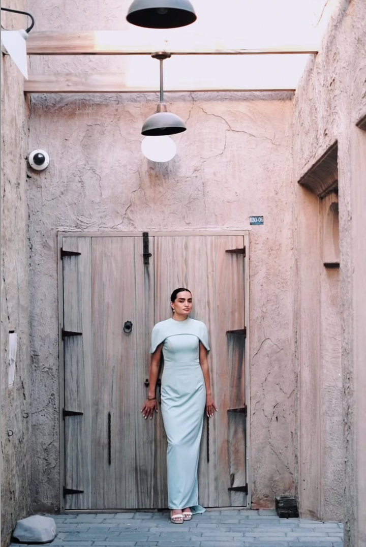 Cape Sleeve Fitted Maxi Dress – ODD- MINT