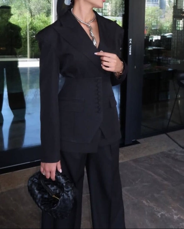 Plissiertes Oberteil mit ausgestellten Ärmeln und Maxirock-Set mit Taillengürtel – Rosiny 