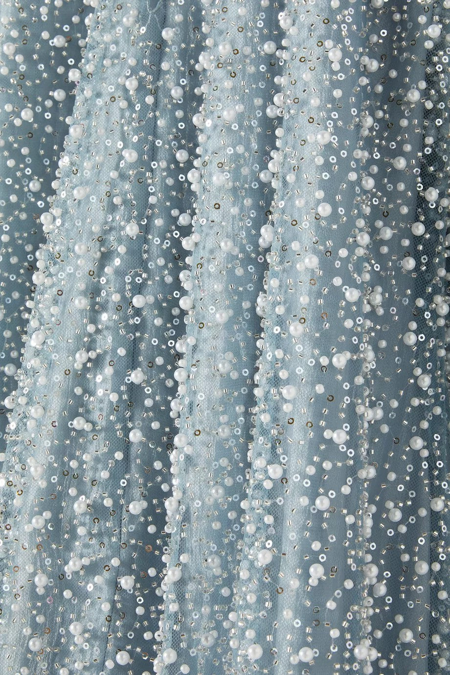 فستان ماكسي مزين بالترتر بياقة عالية وأكمام شفافة - ضبابي