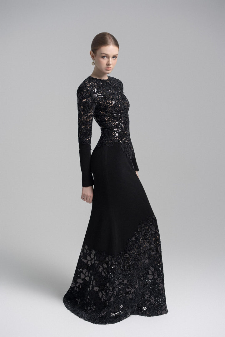 Long-sleeve lace-panel mermaid gown – AMARIS
