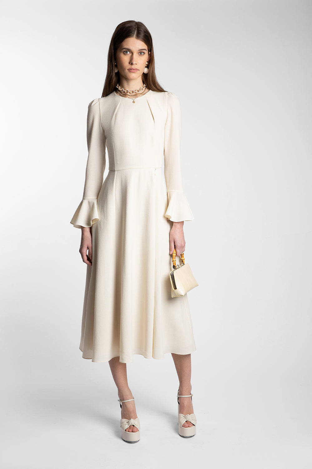 فستان متوسط ​​الطول بأكمام واسعة وصدرية مطوية – سايلا