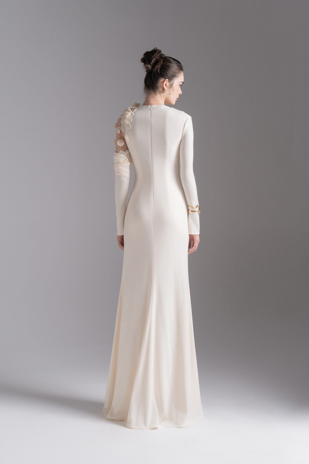 فستان مزين غير متماثل على الكتف – موسيقى ليلية