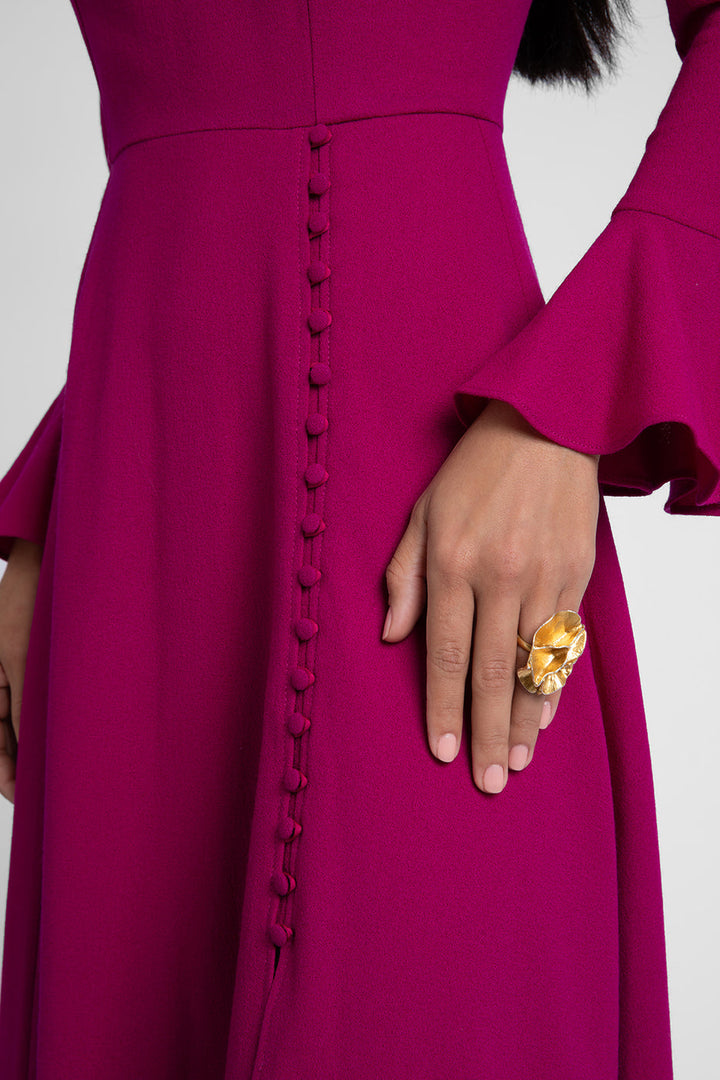 فستان متوسط ​​الطول بأكمام واسعة وصدرية مطوية – سايلا