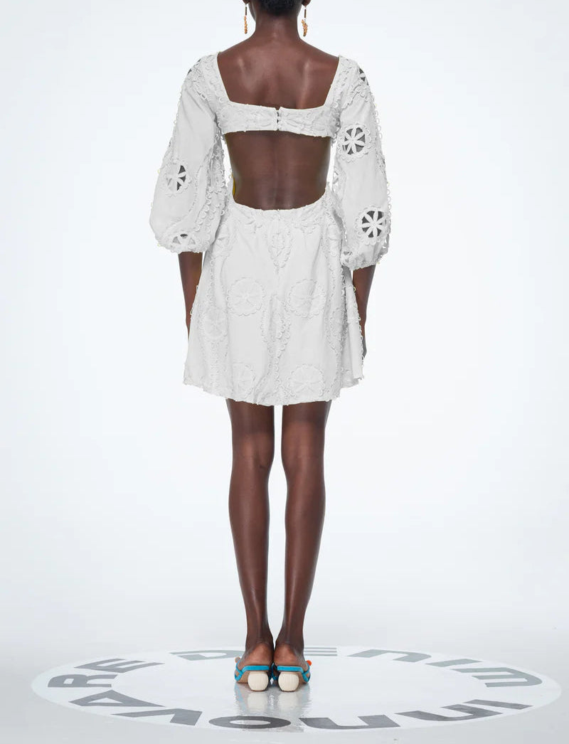 Plissiertes Oberteil mit ausgestellten Ärmeln und Maxirock-Set mit Taillengürtel – Rosiny 