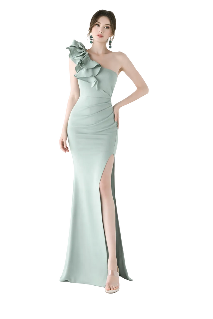 one-shoulder mermaid gown with sculpted ruffle detail – EMERALD