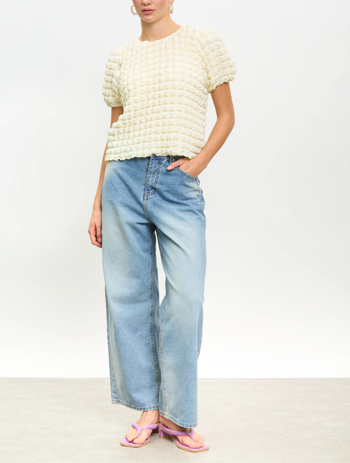 Textured short-sleeve top with 3D waffle fabric – IVETTA