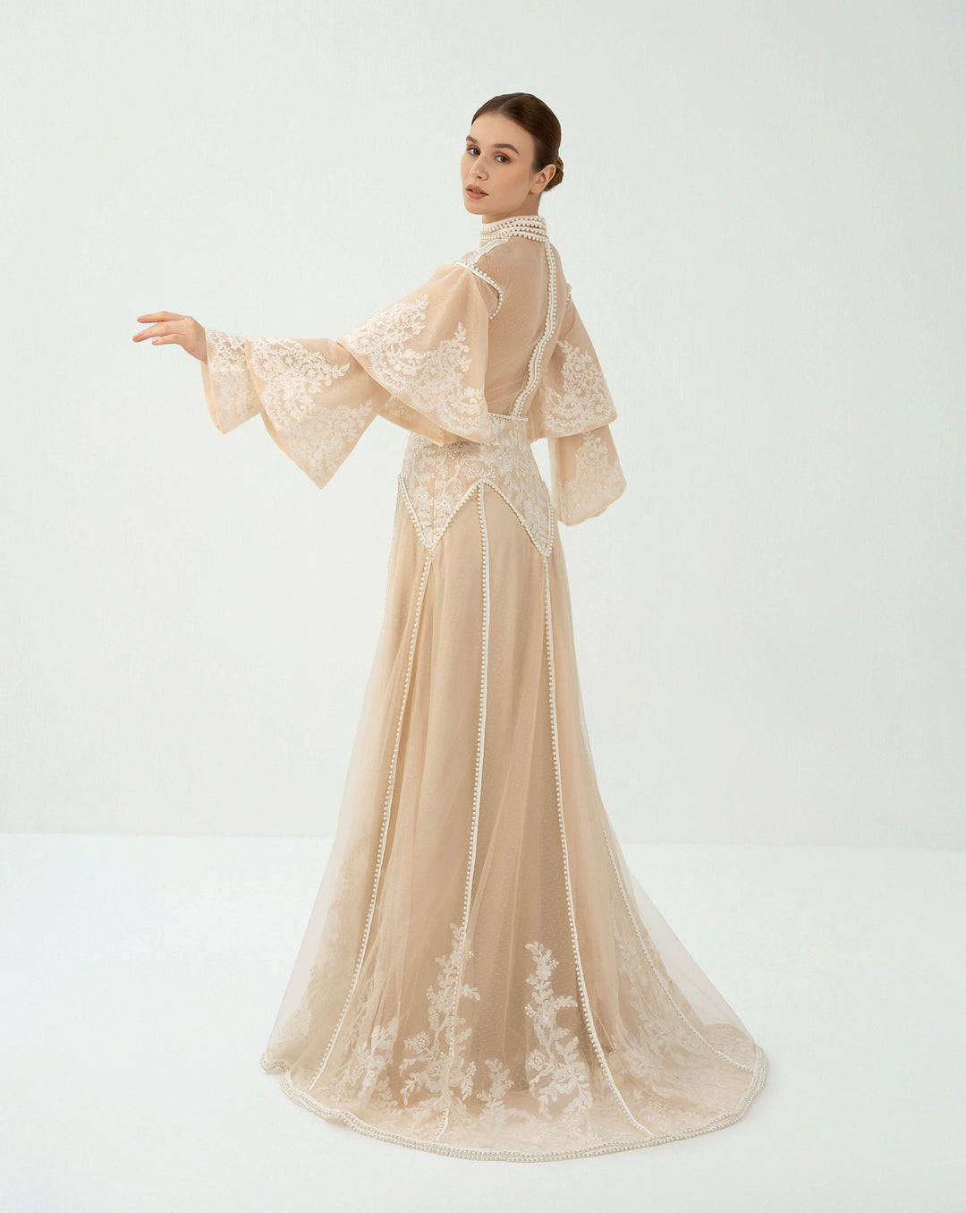 Laced princess dress with ruffled sleeves _ ODD- SUREE