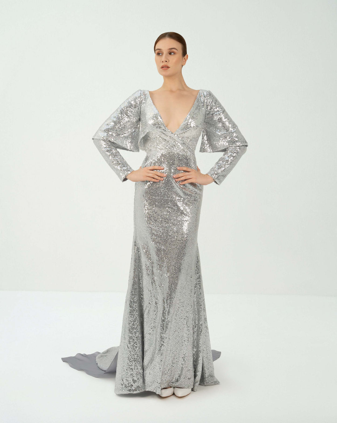 Sequined V-neckline dress with train - SAGE