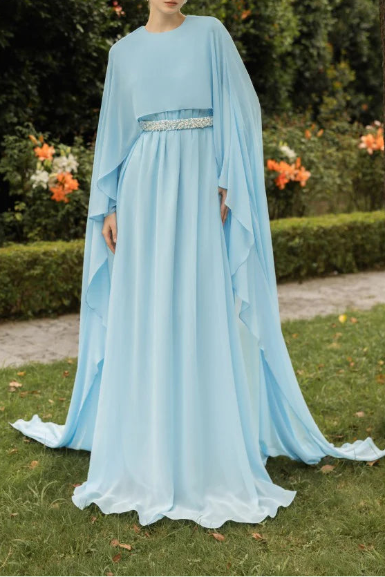 فستان كيب متدفق مع خصر مزخرف - بلوسوم