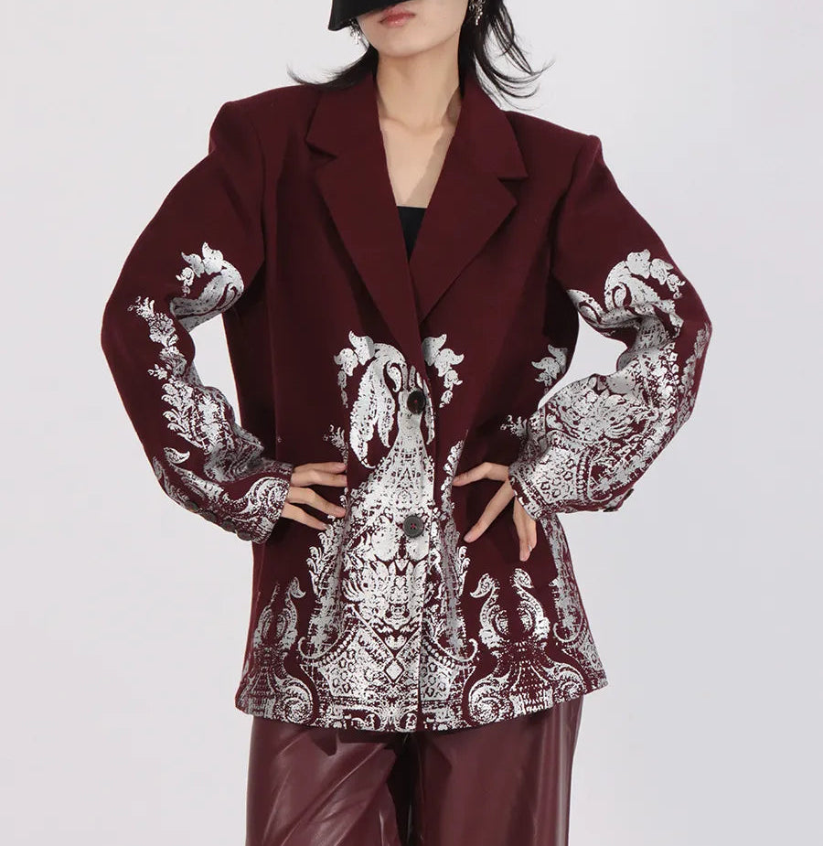 بدلة مصممة خصيصًا بأزرار ذهبية – مارون