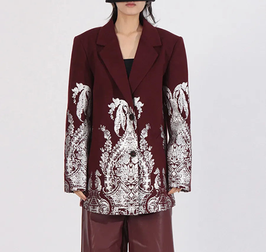 بدلة مصممة خصيصًا بأزرار ذهبية – مارون