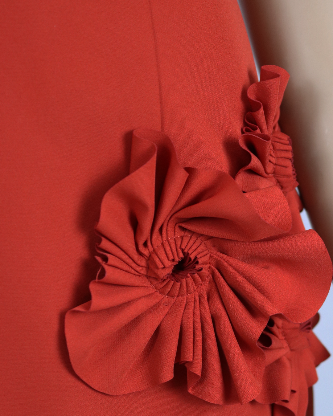 Shoulder off red dress with 3D flowers  -ODD- LOYAN