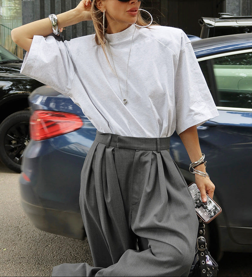 بدلة مصممة خصيصًا بأزرار ذهبية – مارون