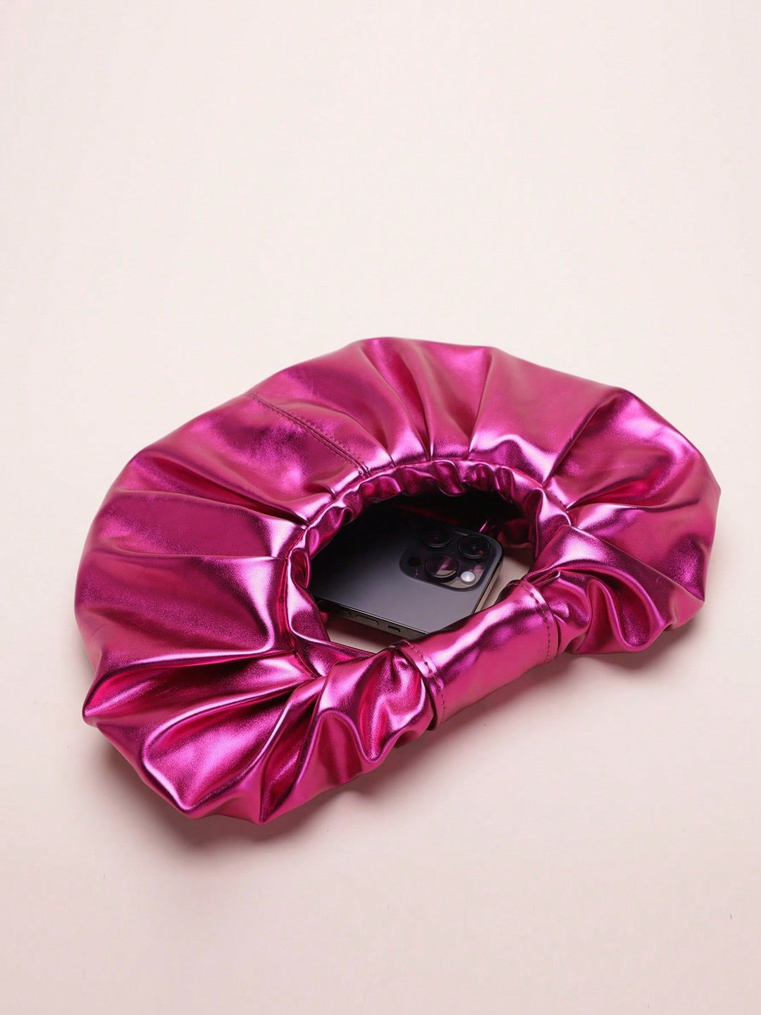 حقيبة بمقبض معدني مكشكش بتصميم دائري – نوفانفي