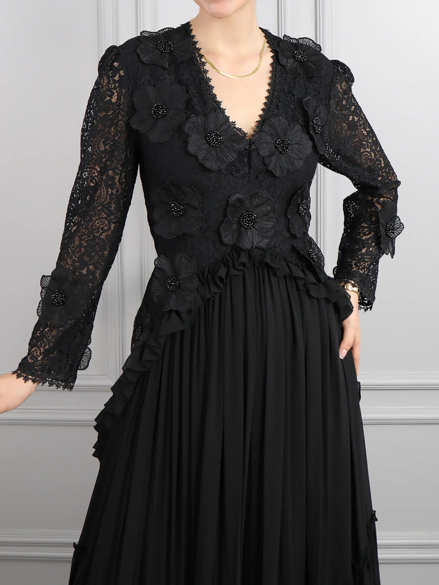 فستان من الدانتيل مع تنورة مطوية متعددة الطبقات – مونالار