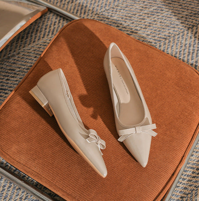 حذاء مسطح مدبب بتفاصيل فيونكة – مايرو