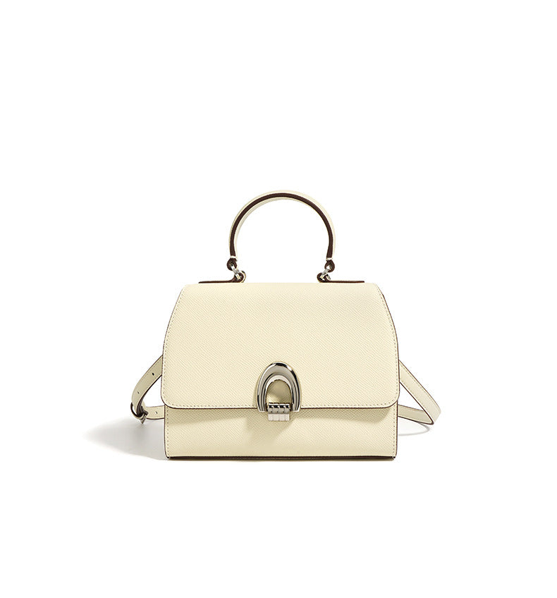 gewebte Rattan-Tragetasche mit doppelten Ledergriffen – LÉONIE 