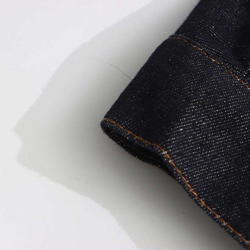 بدلة مصممة خصيصًا بأزرار ذهبية – مارون