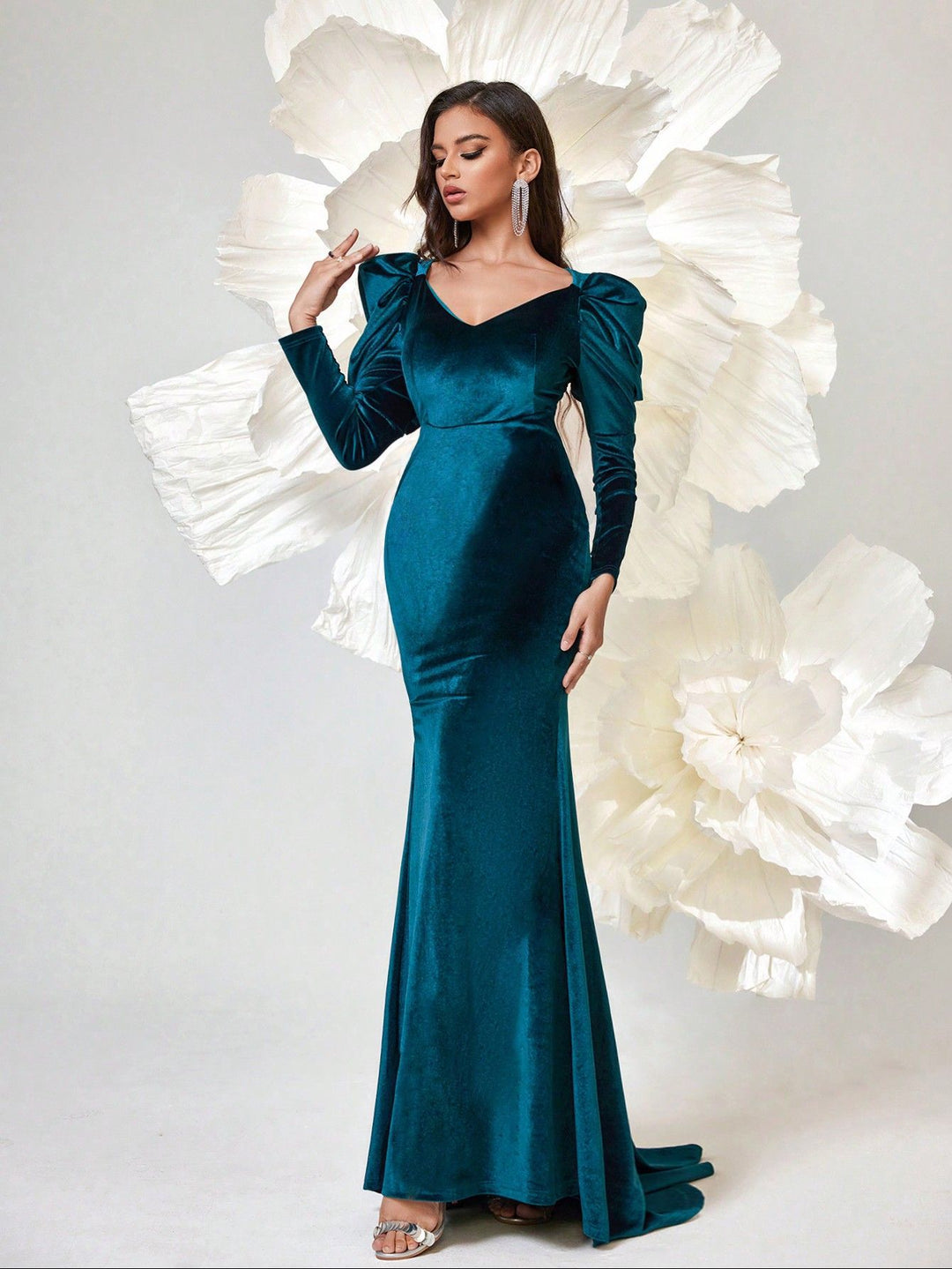 Plissiertes Oberteil mit ausgestellten Ärmeln und Maxirock-Set mit Taillengürtel – Rosiny 