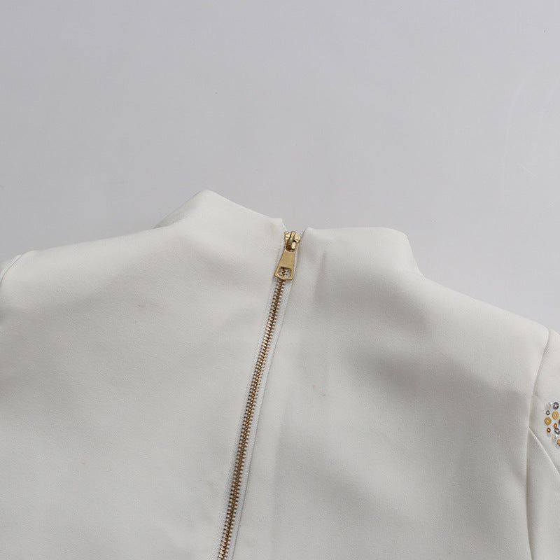 طقم مكون من بلوزة قصيرة مزينة بياقة عالية وتنورة بتصميم حورية البحر - أولوندا