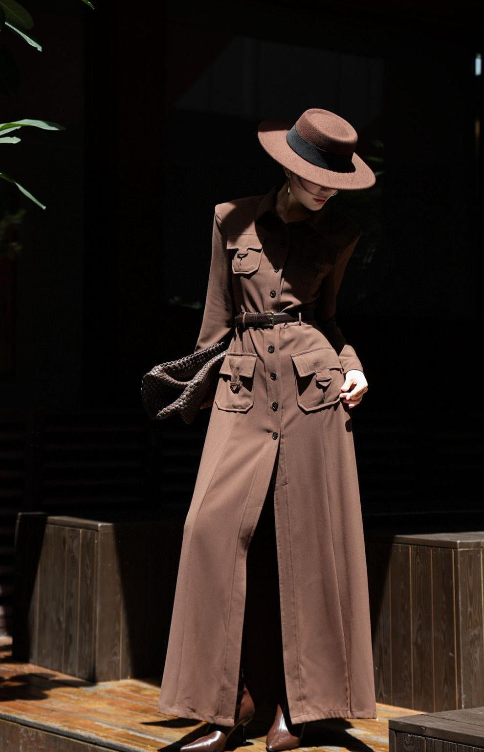 فستان عسكري ماكسي بأزرار وخصر بحزام – قيادة نوير