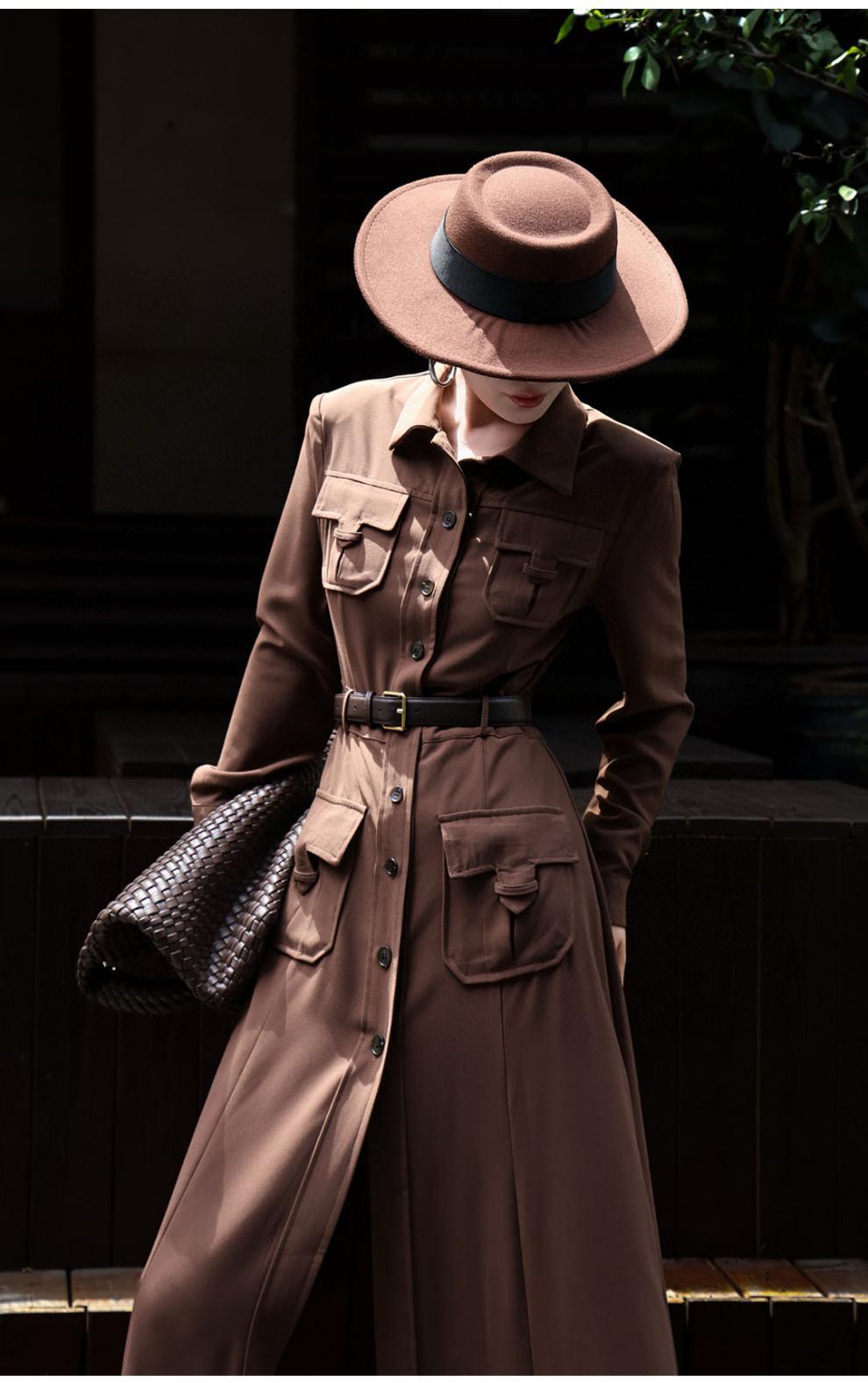 فستان عسكري ماكسي بأزرار وخصر بحزام – قيادة نوير